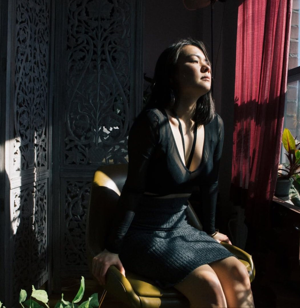 mitskidata's tweet photo. Dead Oceans shares some outtakes of Mitski from the Puberty 2 era. https://t.co/yrBhiZsJVG