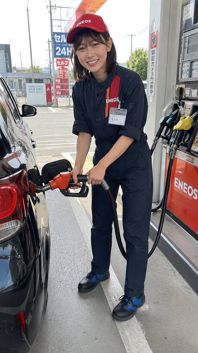 nanashi19x's tweet photo. ガソスタ店員なるみちゃんが可愛い🤭 https://t.co/DgqPzlcsvp