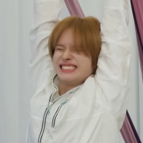 b020715's tweet photo. 진짜 이경민 개 개 개 씹
알 
개웄겨.. 
하 https://t.co/o1sVQ2Z06V