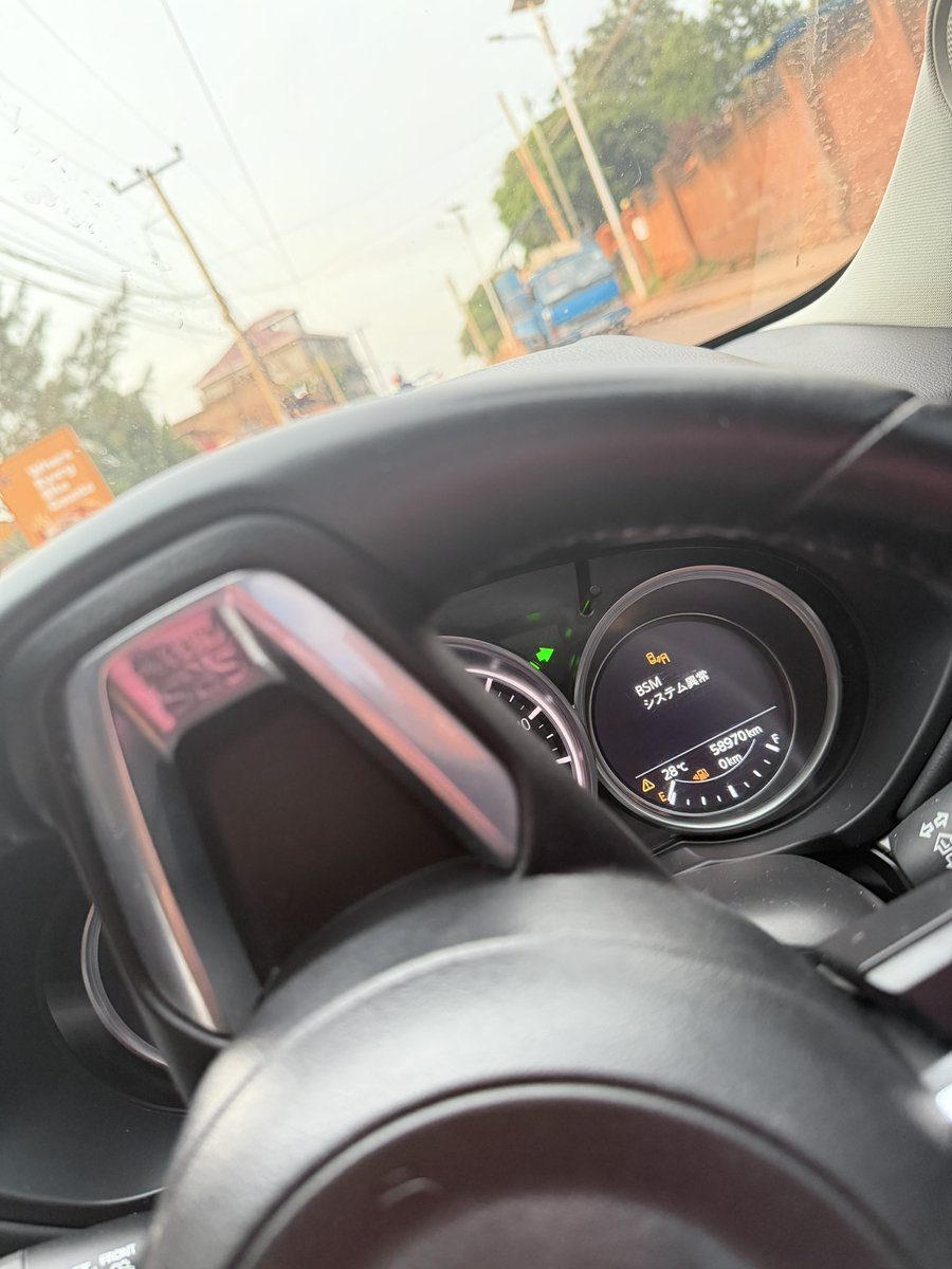 Murungidorothy1's tweet photo. Took fuel from shell kiwatule yesterday for 50,000 and now the car has stopped in kisasi…yet I only drove from Kiwatule to kungu and then kisasi 😳was I given vapour or the fuel is now different since prices are high🥺 https://t.co/rQ0sXdXC3I