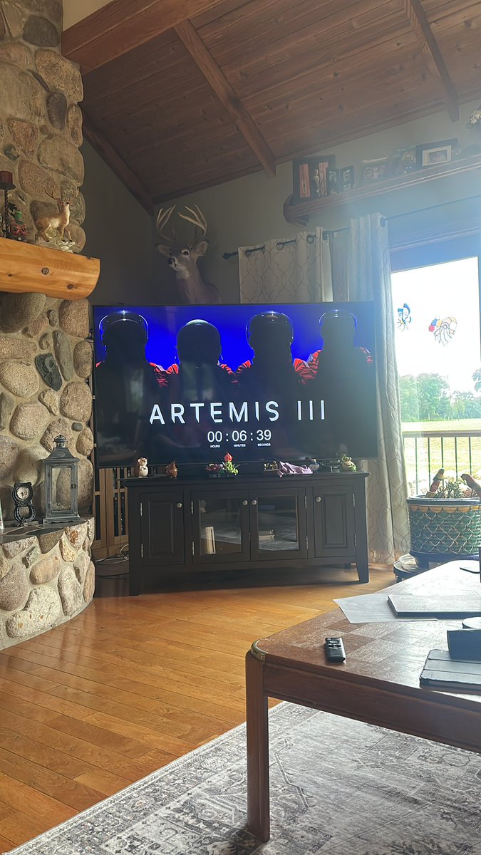 Astro_Aves's tweet photo. me and the fam are waiting to see!!! https://t.co/h9DgEVUibO