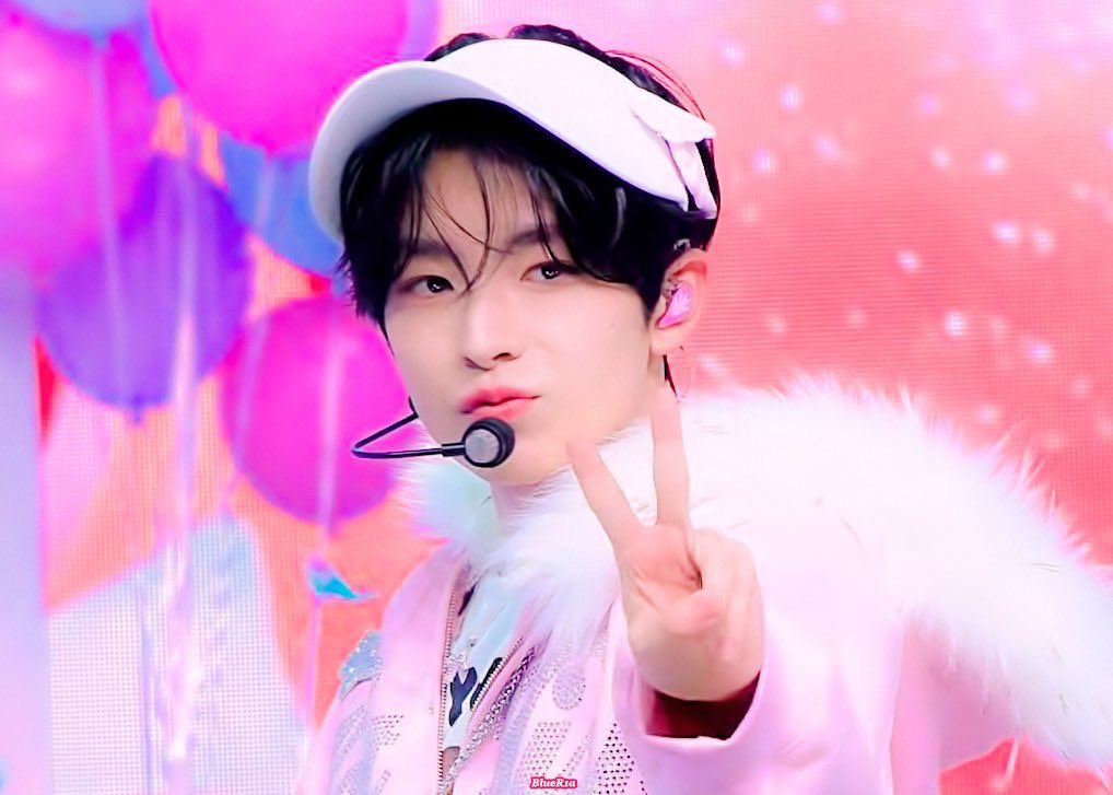 wishcyu's tweet photo. 🩵🩷🩵🩷 https://t.co/WMHFCqZXH4