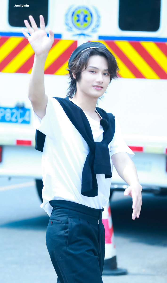 Junllywin's tweet photo. 왕자님 생일축하~
#Happy_JUN_Day
#문준휘 #文俊辉 #준   #JUN #세븐틴⁠ ⁠ #SEVENTEEN⁠ ⁠ #ジュン #セブチ @pledis_17 https://t.co/e0BSc5ot3g