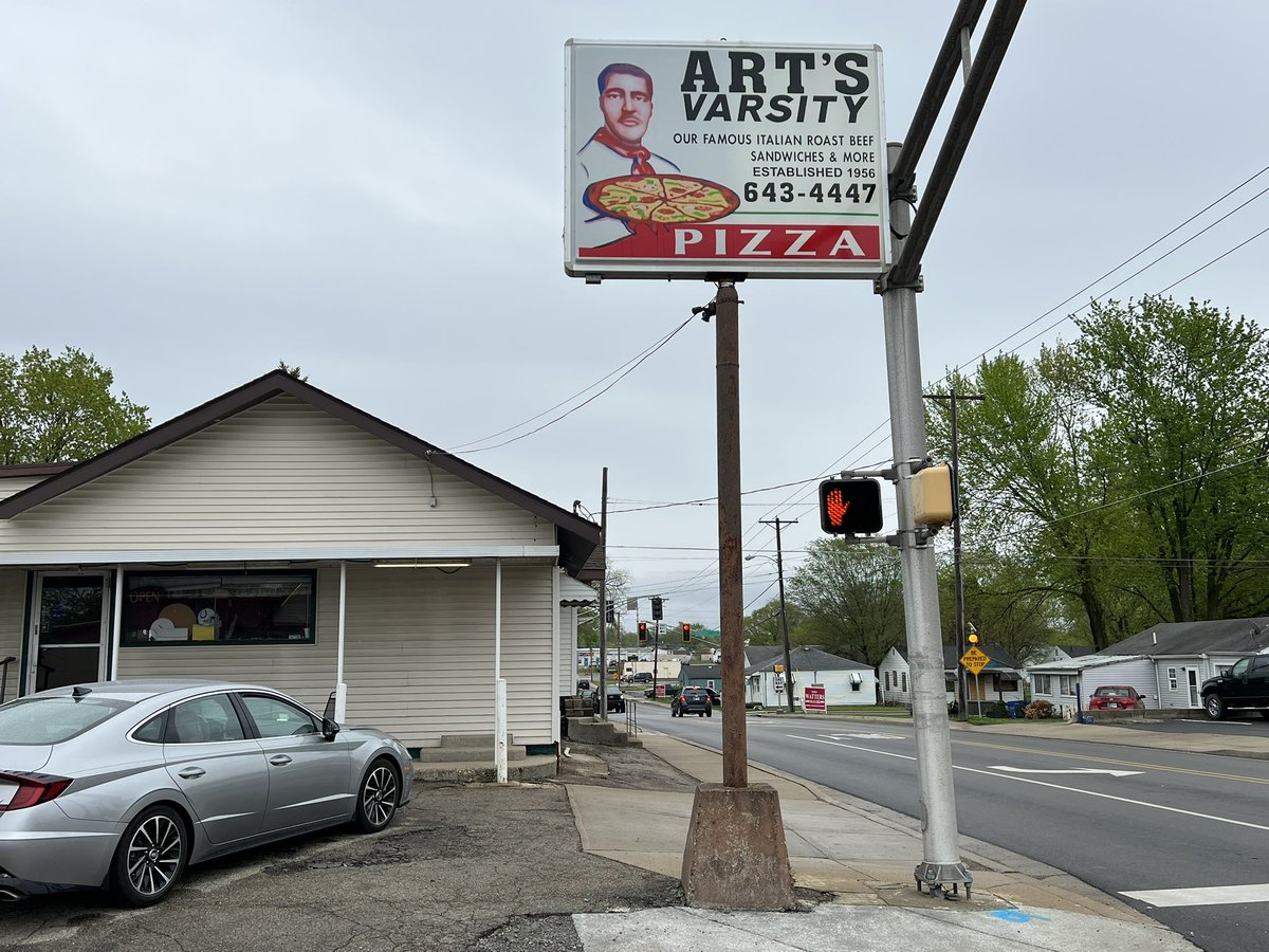 chibbqk1ng's tweet photo. My favorite sandwich in Indiana is the ‘Italian Roast Beef’ at Art’s Varsity Pizza. They roast it in a red sauce and hand slice the next day before returning it to the gravy for serving. Locals order with or without ‘mangoes’ which is regional slang for green peppers. Since 1956. https://t.co/i6BHBPzVEl