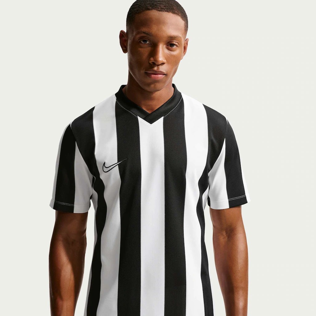orenanlex's tweet photo. As camisa deles sendo assim: https://t.co/PsvE30ZNpA