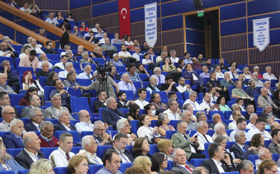 tmmobjmo's tweet photo. TMMOB 49. OLAĞAN GENEL KURULU GERÇEKLEŞTİRİLDİ

Türk Mühendis ve Mimar Odaları Birliği 49. Dönem Olağan Genel Kurulu 5-6 Haziran 2026 tarihlerinde Kocatepe Kültür Merkezi`nde gerçekleştirildi. 7 Haziran Pazar günü ise TMMOB Yönetim Kurulu, Onur Kurulu ve Denetleme Kurulu üyelikleri için seçimler yapıldı.

https://t.co/GNzcxyWutA