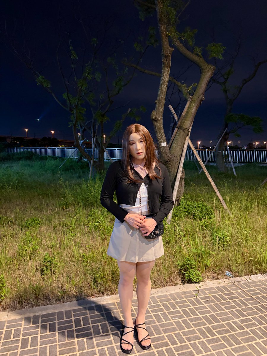 TFDoll's tweet photo. 第一次總是要出門晃一下🚶‍♀️‍➡️🚶‍♀️‍➡️
看看能不能融入環境

#女裝娘 #紫薇 #M32 #普妝 
#偽娘 #迪美斯 #femalemask
#Dreammask #DreammaskStudio https://t.co/hlkzNLWWWX