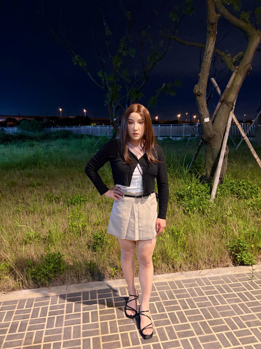 TFDoll's tweet photo. 第一次總是要出門晃一下🚶‍♀️‍➡️🚶‍♀️‍➡️
看看能不能融入環境

#女裝娘 #紫薇 #M32 #普妝 
#偽娘 #迪美斯 #femalemask
#Dreammask #DreammaskStudio https://t.co/hlkzNLWWWX