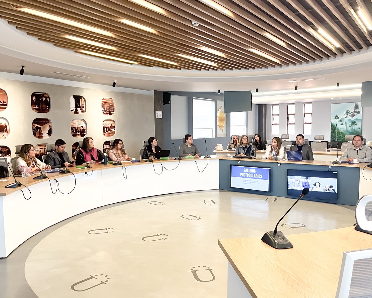 AFADECO1's tweet photo. Agradecemos a la @UniversidadUNAD  por acompañarnos en el desayuno académico organizado por AFADECO. Fue un espacio valioso de encuentro entre decanos y directivos para discutir retos y oportunidades en la formación de economistas en Colombia. https://t.co/fuBHpRqGGF