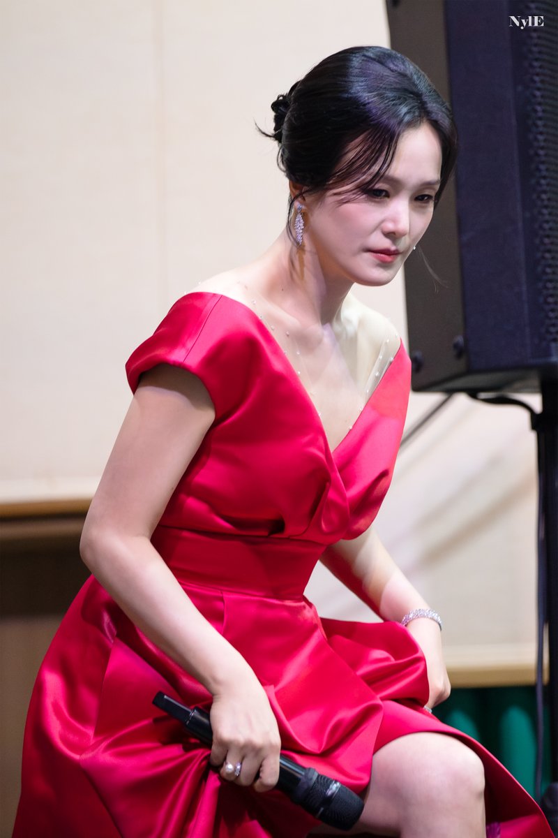 NylE_pic's tweet photo. 260609 대전 화목한 문화산책

#박혜나

초등학교 강당이 아니라 백상이겠지 https://t.co/uXXfPZNYNr