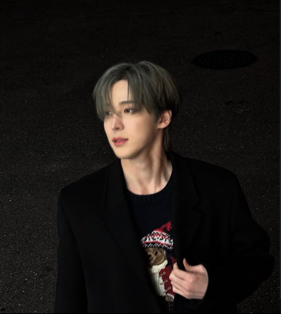 keepmespecial's tweet photo. 아니목이ㅆ말이안되는데
뉸호오빠신체부위중제일꼴리는곳을찾으라면  나는당연히  목을고를거야  목진짜엄청두껍고  두번 툭툭튀어나와있는곳이랑 저뚜렷한선 저게하이라이트고  하몰라암튼되게좋거든 https://t.co/srt2eGdyqL