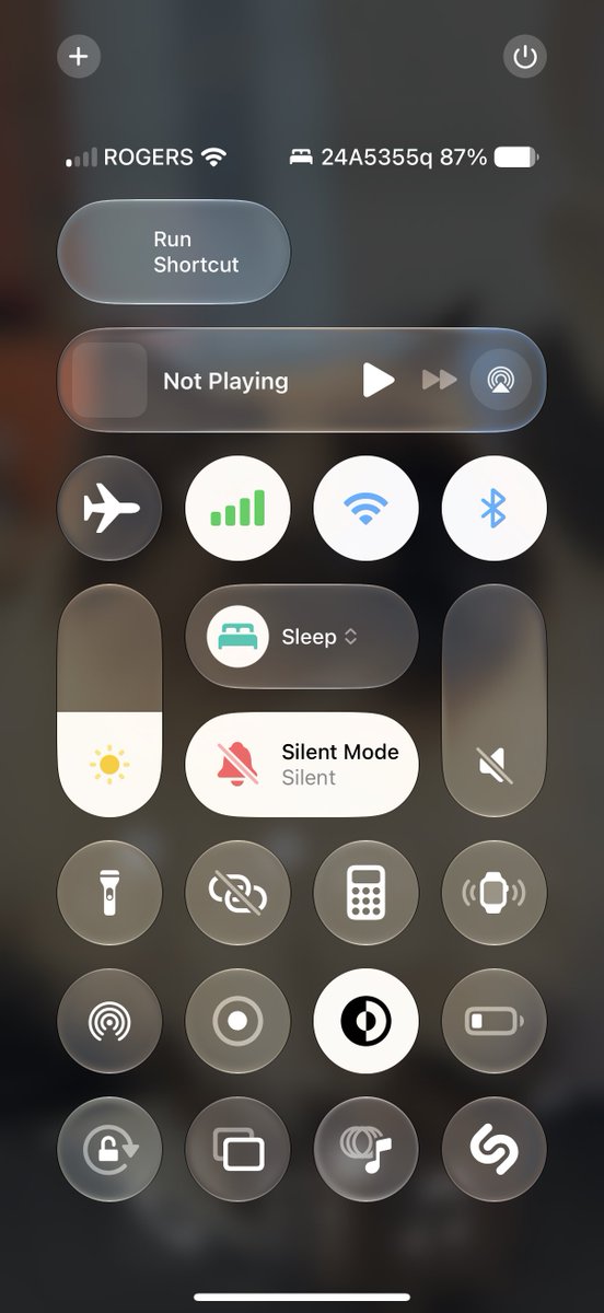 iTechExpert21's tweet photo. First 2 iOS 27 bugs for me:

1. Why isn’t Shortcuts working in the cc for me still? 😭 Restored the iPhone, reinstalled Shortcuts app—the shortcuts modules ends up breaking… 😒 Could a mod be the cause? Idk… 😭 Doesn’t bother me much tbh; just surprised it’s still broken. 😂

2. Seems like iOS 27 doesn’t want me to move apps in folders… 😂 It just freezes after trying to move apps in folders, then the phone crashes. lol. 😆