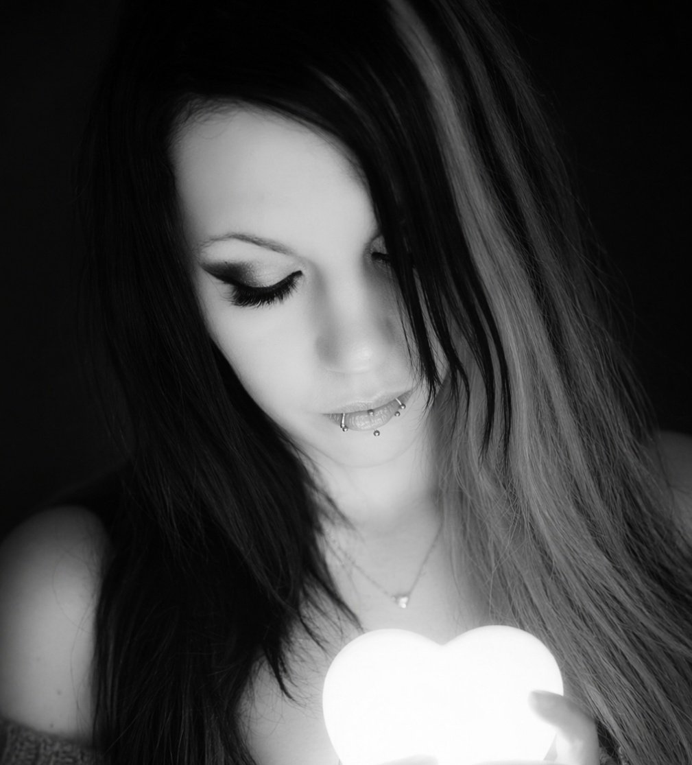mina_silence's tweet photo. Ich halte dein Herz in meiner Hand kleiner Simp. 

Zeig wie brav du an meiner Leine laufen kannst. 

#Findom #Femdom #Mistress #Goddess #Geldherrin #Paypig https://t.co/kgJIUpOZmZ