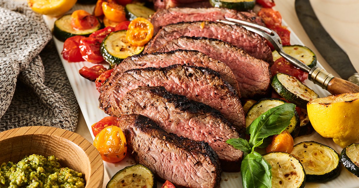 OHIOBEEF's tweet photo. Fire up the #grill 🔥 Santa Maria–style tri-tip brings West Coast flavor straight to your backyard. Juicy, tender #beef paired with grilled zucchini, vine-ripe tomatoes, and a vibrant pistachio pesto—this is summer grilling done right.
https://t.co/shF03O1ePV https://t.co/qUDrg4I1X4