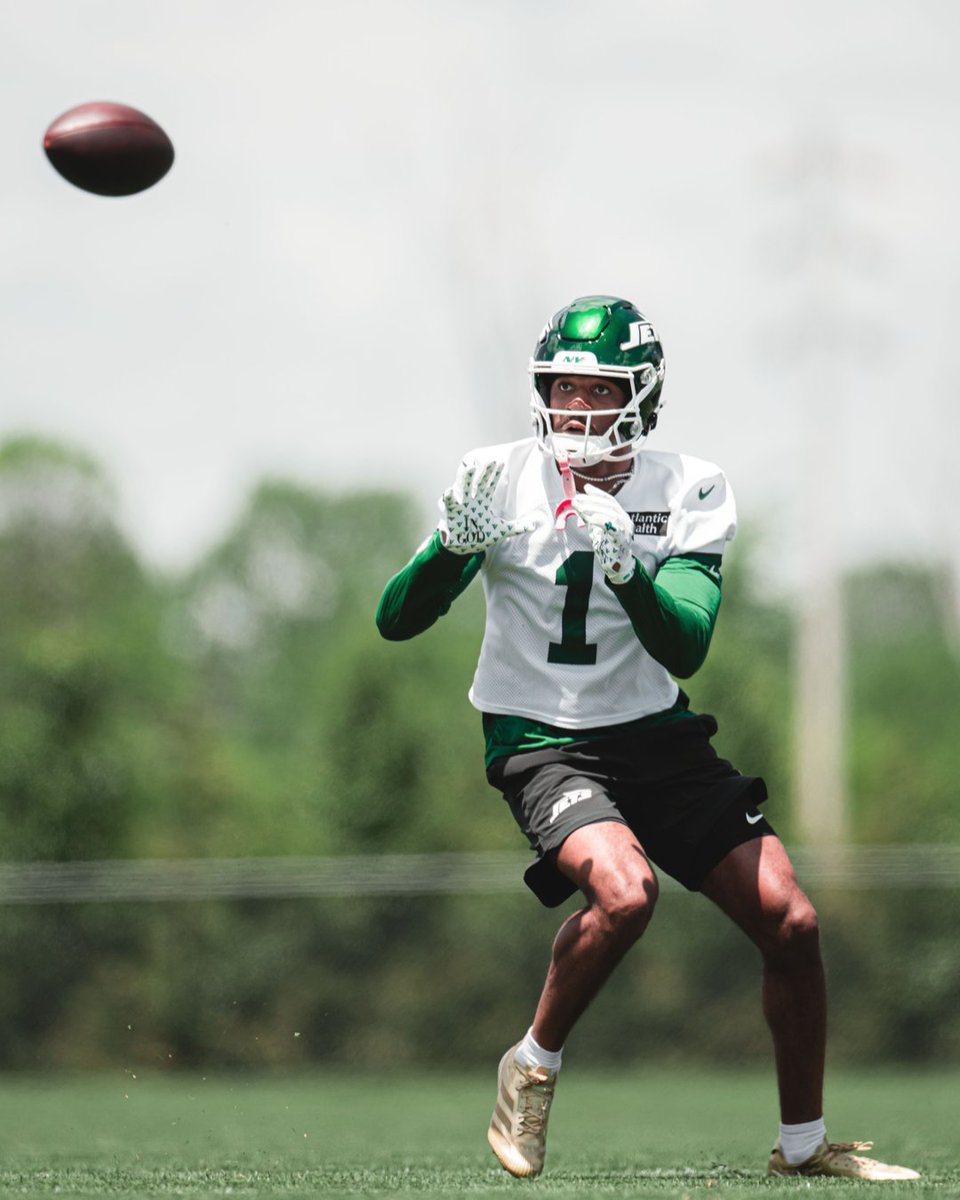 nyjets's tweet photo. year 2 for these 2 https://t.co/m9SHRA9Vsr
