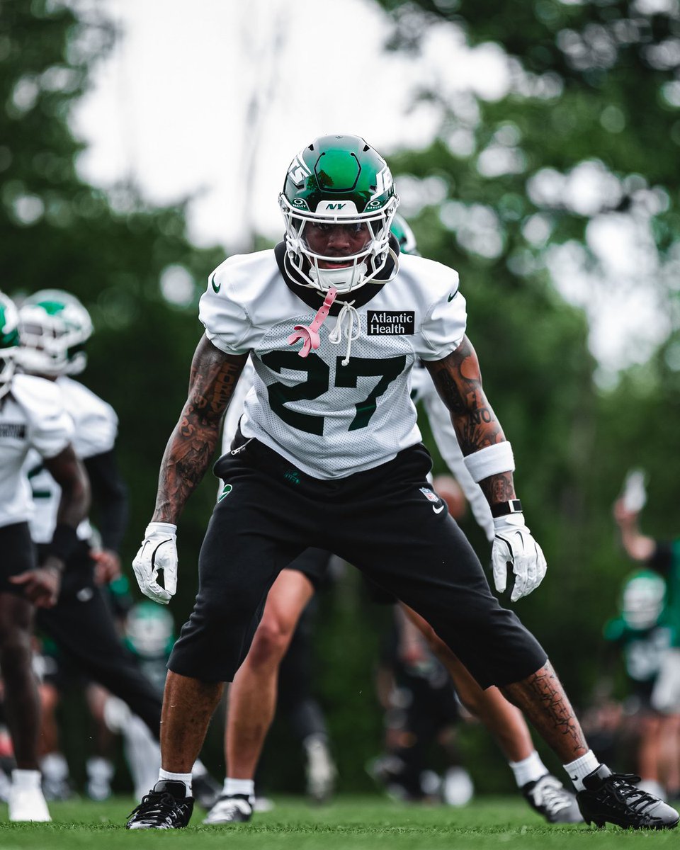 nyjets's tweet photo. year 2 for these 2 https://t.co/m9SHRA9Vsr