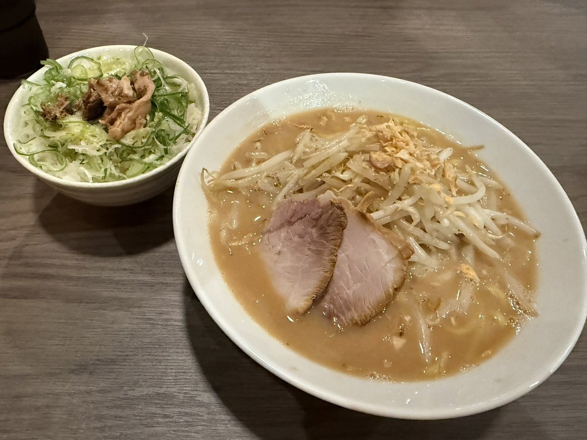 AEkun38's tweet photo. 調査兵団 https://t.co/v7sOeOTDHC