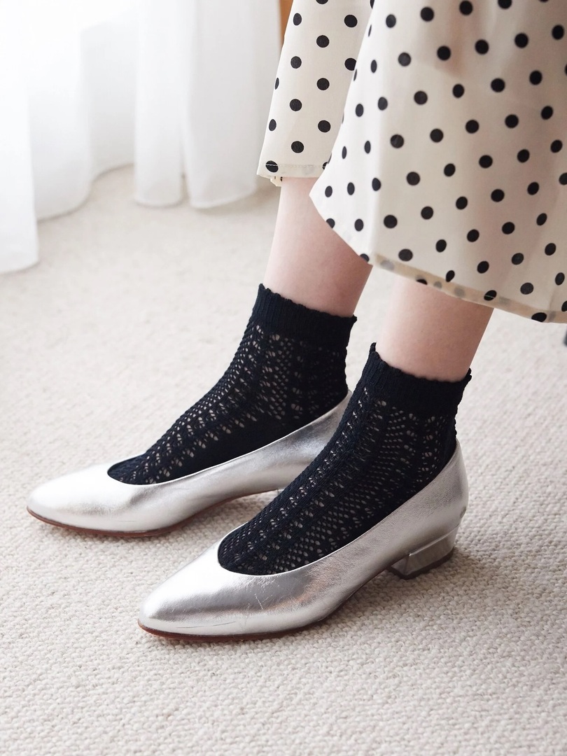 tabioparis's tweet photo. Socquettes en maille Irmack 🖤

#tabio #tabioparis #madeinjapan https://t.co/9D3nDLJzwK https://t.co/0RAAvglg1I