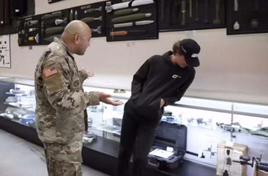 slaygirlslay26's tweet photo. 🚨🚨connor jones gets caught trying to steal over 1.2 million in military arms #REAL #NOTCLICKBAIT https://t.co/rkpjJPhBwq