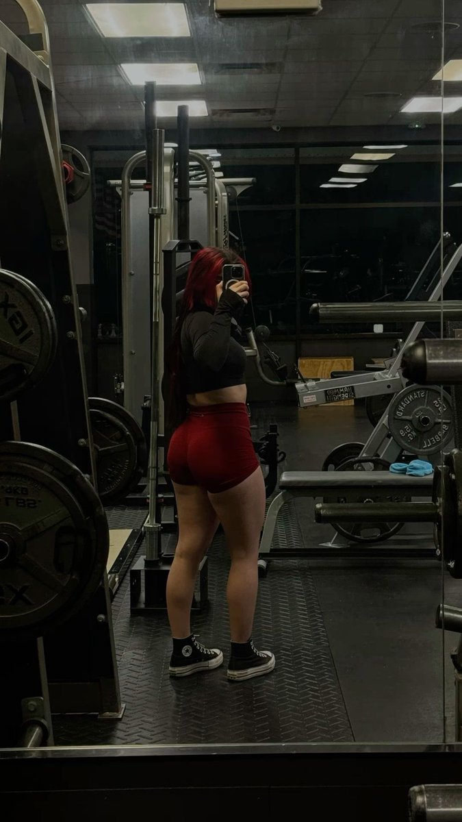 nina z🥀 tweet media