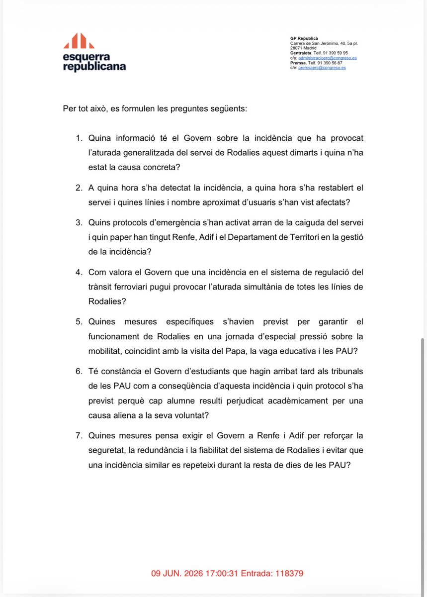 InesGranollers's tweet photo. El grup d’ @Esquerra_ERC hem registrat al Congrés i al Senat la compareixença del president d’ #Adif per les caigudes de #Rodalies d’aquest dimarts, i una bateria de preguntes.

Volem totes les explicacions. Estem farts del caos a Rodalies.
Volem un servei ferroviari digne. 👇🏼 https://t.co/9XQUND52cR