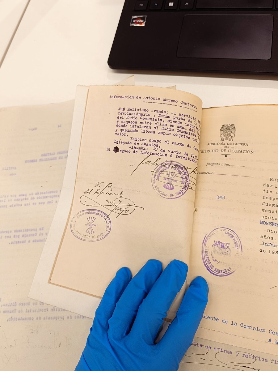 HistoriAlhambra's tweet photo. Hoy, Día Internacional de los Archivos, conmemoramos la importancia de estos espacios para preservar nuestra memoria colectiva, cultura e identidad. Para los historiadores son fundamentales para que podamos investigar y sacar a la luz nuestra Historia. https://t.co/xJBEYCOESq