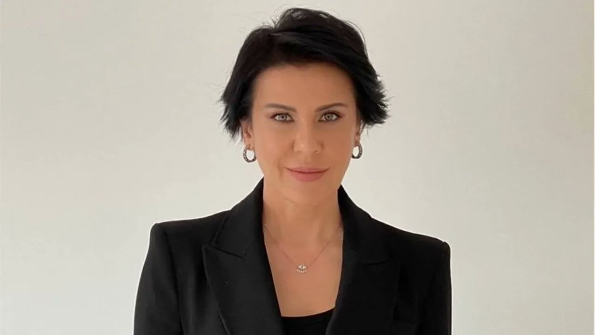 t24comtr's tweet photo. 🔴 İBB Davası’nda savunma yapan Medya AŞ Genel Müdürü Fatoş Pınar Türker:

📌 Polis 'Altımı  indirip çamaşırımı da indirmemi söyledi. "Cinsel organını aç, arkanı dön ve eğil'' dendi bana. 

📌İnsanların onurunu, gururunu kırmak için yapılıyormuş gibi geliyor. Yapan utansın, ben utanmıyorum!

https://t.co/bitsGUgC2l