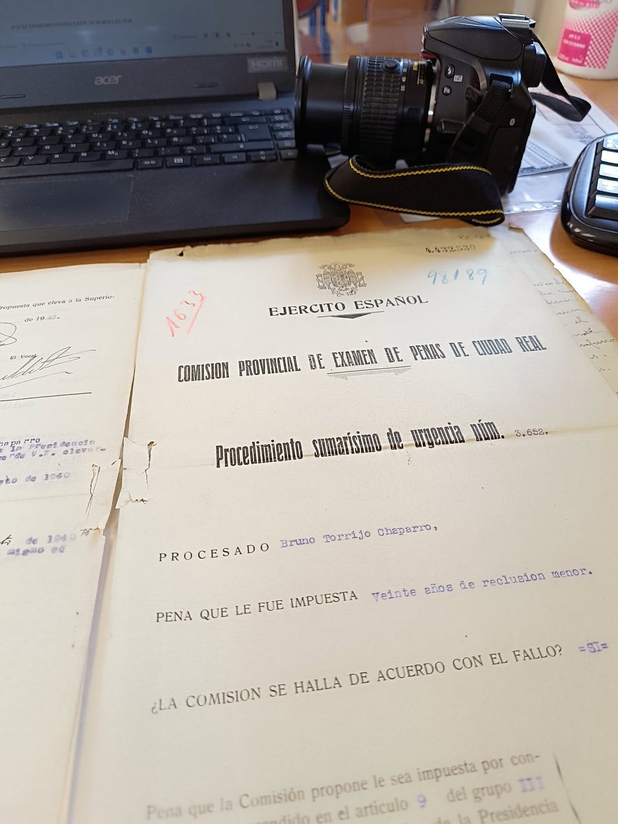HistoriAlhambra's tweet photo. Hoy, Día Internacional de los Archivos, conmemoramos la importancia de estos espacios para preservar nuestra memoria colectiva, cultura e identidad. Para los historiadores son fundamentales para que podamos investigar y sacar a la luz nuestra Historia. https://t.co/xJBEYCOESq