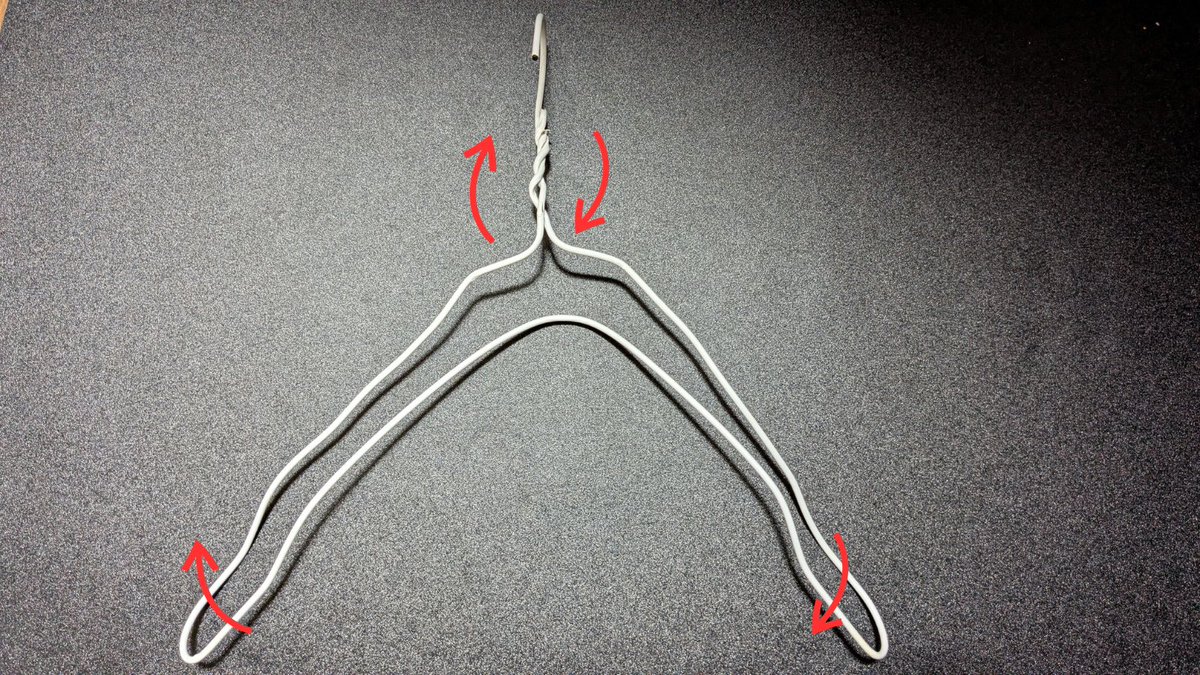 gdgdtissy's tweet photo. 乳首ハンガー操作テクニック。

乳首ハンガーの作り方に関しては、何度も投稿していますが、操作に関するテクニックは話したことがない。

※乳首ハンガーについては過去の投稿をチェック。

では私のハンガーテクニックを紹介しよう。

①座り方

背もたれのある椅子に座って、
上半身が斜め45°になるように座る。

➁ハンガーの持ち方

持つ位置は、写真の赤丸の部分。
持ち方は人差し指と親指で、摘まむような持ち方。
手のひらが胸の方へ向くように持つ。

③使い方

ハンガーの端が乳首に当たるようにセットする。
刺激は基本的にハンガーの「重さ」と「重力」のみ。

余計な力は一切使わない。

使い方は二枚目の写真を見てほしい。

ハンガーを摘まんだ指で上下にスリスリすると、
ハンガーの端が乳首をコリコリと刺激してくれる。

これが私の乳首ハンガーテクニックである。
極力余計な操作はせず、僅かな指の動作のみ。

私は、音声作品を聞いているときは、
このテクニックを使っていることが多い。

目を瞑って、音に耳を傾けながらこれをすると、
気付いたらカウパー液が根元まで垂れている。

ぜひ試してみてください。