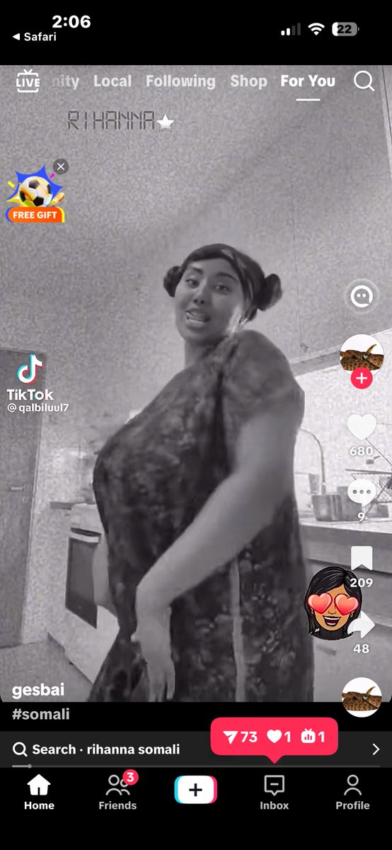 notrickowen's tweet photo. @somaligirls17 Who is she and how can I get more? https://t.co/FumdI61fFT