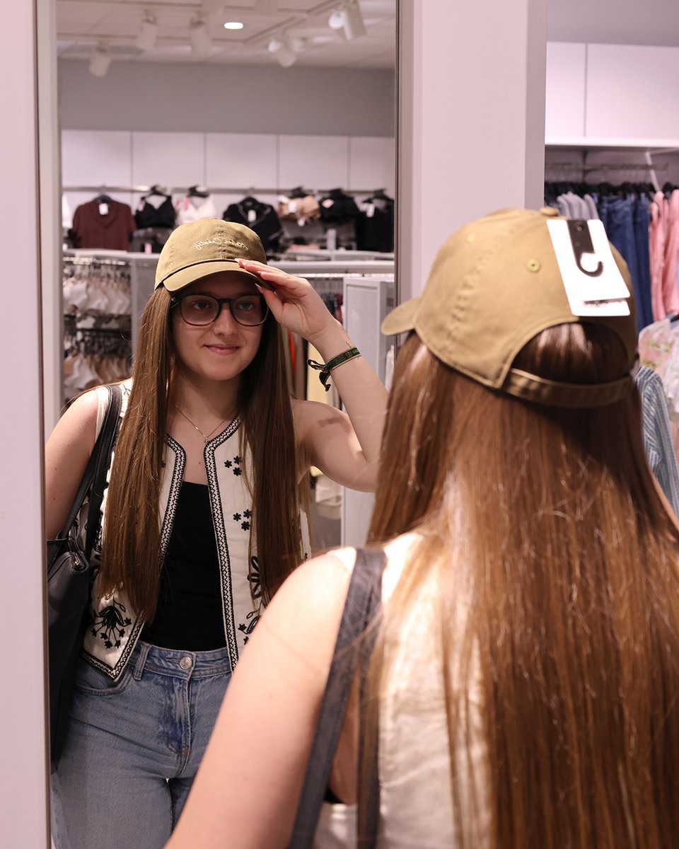 Copo_al's tweet photo. La noche más mágica del verano está a punto de llegar. San Juan se celebra junto al mar y toca elegir looks de H&amp;M: cómodos, frescos y con ese toque especial que encaja con la ocasión ✨ En COPO tienes opciones para disfrutarla desde el primer momento.

#SanJuan #COPO https://t.co/DNMK8kjavf