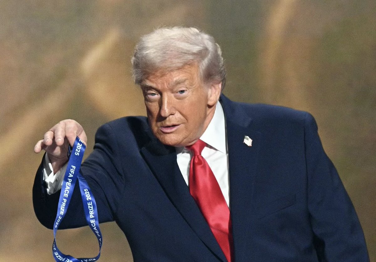 wolf_shad3's tweet photo. @HunterBiden Be careful @HunterBiden someone likes to filch imaginary awards https://t.co/pkwoeWHucK