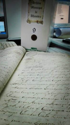 HistoriAlhambra's tweet photo. Como historiador y alhambreño, estos espacios resultan fundamentales para todos los que nos dedicamos a investigar nuestro pasado. El Archivo Histórico de Alhambra, además, está bastante adecentado y apañado. https://t.co/ll65k1jp3L