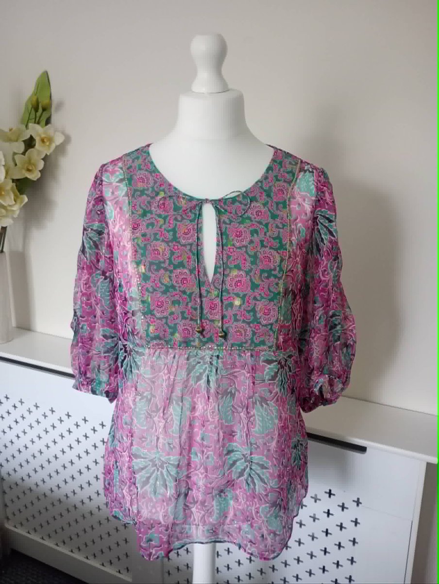 LovesVintage43's tweet photo. Vintage Monsoon YK2 Sheer Silk Pink &amp; Green Paisley with Gold Thread Bohemian Tunic Blouse UK 16. Immaculate, Used Very Good Condition.💚 #eBaySeller #EbayUK #UKStyle #Monsoon #Sustainable #SummerFashion #YK2 #BohoStyle  #shopmycloset #VGC #onlineshopping  https://t.co/vuHVY2Mpoy https://t.co/d4OekzXOHm