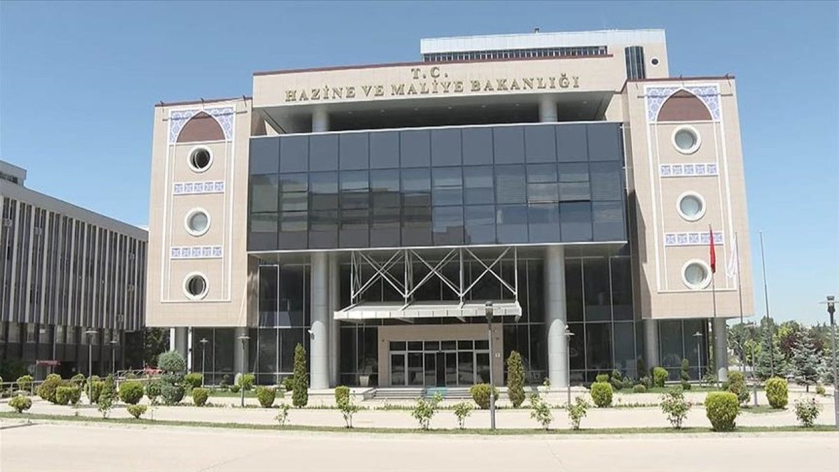 malcolmtrader's tweet photo. 💰 Hazine’den güçlü borçlanma hamlesi!

Hazine ve Maliye Bakanlığı, bugün düzenlenen iki tahvil ihalesi ve ihale öncesi satışlarla toplam 151 milyar TL borçlandı. TLREF’e endeksli ve değişken faizli 4 yıl vadeli tahvillere yoğun talep gelirken, faizler sırasıyla %19,25 ve %20,76 seviyesinde gerçekleşti. 

#Türkiye #ekonomi #piyasa