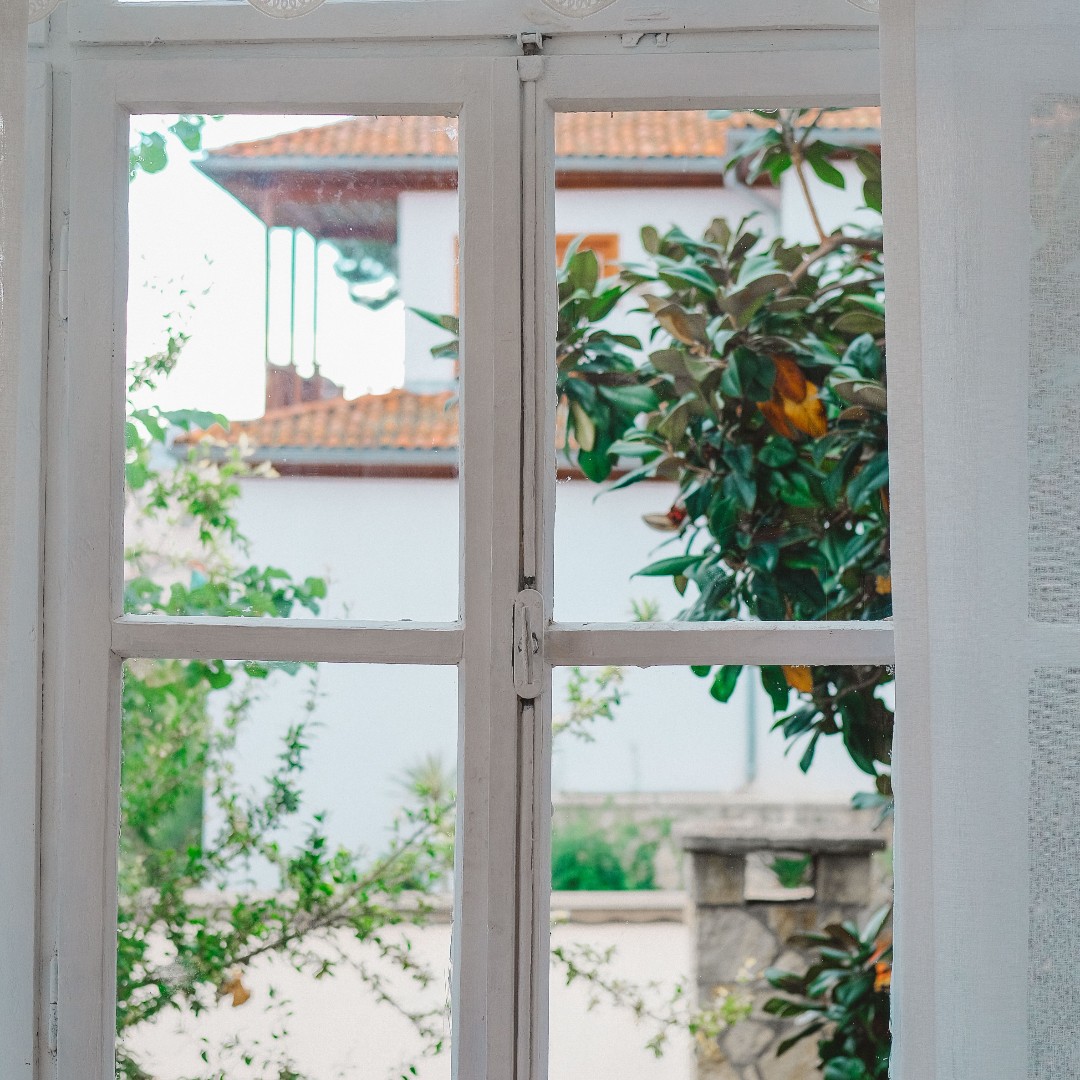 KW_Solicitors's tweet photo. Moving home? 

Let our expert conveyancing team simplify the process, ensuring your peace of mind every step of the way! 

For more info, contact us on 01924 461 236, or at enquiries@kingswellwatts.co.uk

#lawyers #solicitors #Conveyancing https://t.co/WYsjrUipvi