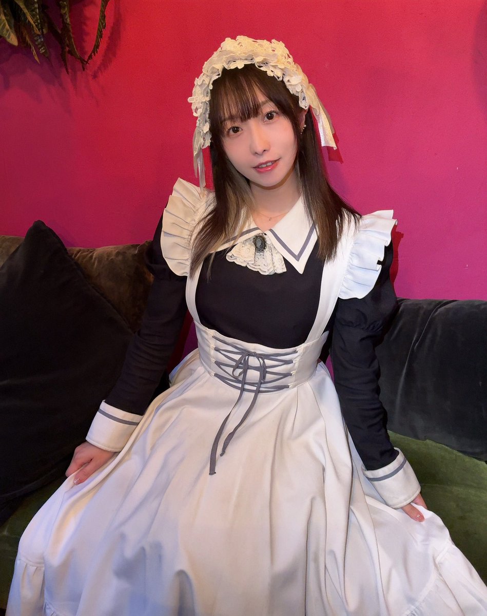 rin_kle's tweet photo. ひゃ〜！今日も今日とて楽しき時間を過ごしましま！
お誕生日当日のご主人様のお祝いしたり、音楽や映画やゲームやワインの話をしたりとても充実した時間でした(*ˊ˘ˋ*)⟡.·
今年のピアスを何処に開けるかまだ悩んでいるのでおすすまの場所あったら教えてくだぱい( ᐛ )ノ https://t.co/YAo9IvtpT4