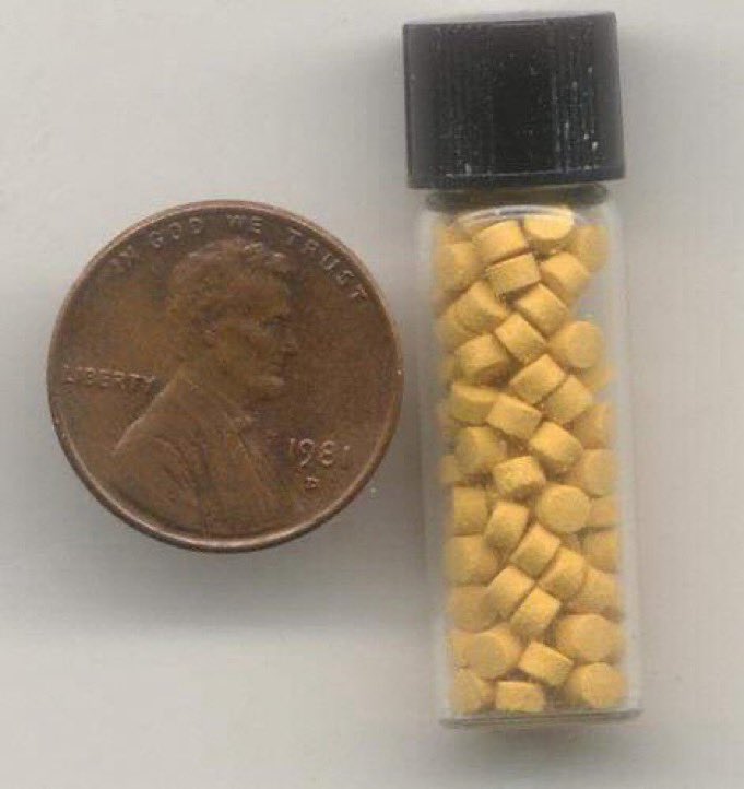 morgan_hip80's tweet photo. Before LSD blotter paper, we had microdots. The most famous of these miniature pills was a batch called "Orange Sunshine".

Dosed at 200μg &amp; rumored to be extremely pure, they were created by Owsley Stanley—a clandestine chemist &amp; sound engineer for the Grateful Dead. https://t.co/PFjZ2SrtRs