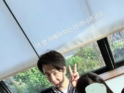 jwsson_'s tweet photo. mz샷 찍을때마다 카메라봐서 잡도리 당하는 헤드셰프님 너무웃기다ㅜㅜ https://t.co/bxlPF9yfWp