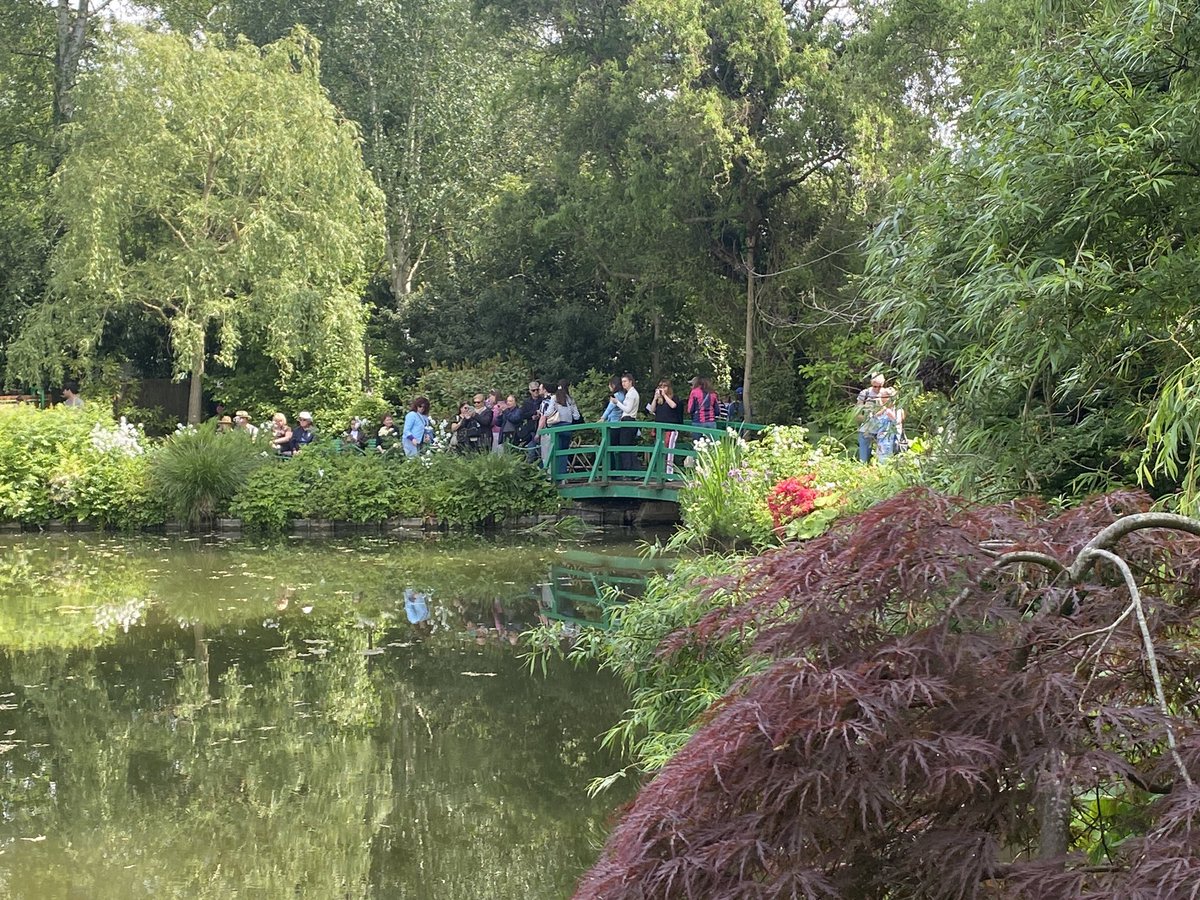 K_moonscape's tweet photo. ขออีกที่ละกัน บึงบัวบ้านลุง Monet ที่ Giverny นั่งรถไฟออกจากปารีสไปชม.นุง คุ้มโคตร https://t.co/JYdNc7Vsse