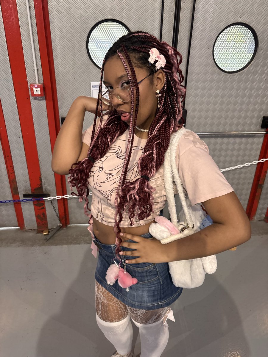 mae 🧁 tweet media