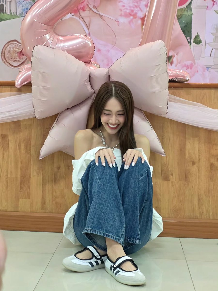 mind4eve_fans's tweet photo. {09/06/26} IG Post Update : _.tiya_

27🤍 โตขึ้นอีกปีแล้วค่ะ ขอให้ตัวเรามีความสุขมากๆ สุขภาพแข็งแรง และขอให้ปีนี้เป็นปีที่ยอดเยี่ยม🫶🏻

#Mind4EVE #4EVE 
#MindMeritInfinityBD 
#MindMeritMomentBDProject https://t.co/X3tUTIBgUj