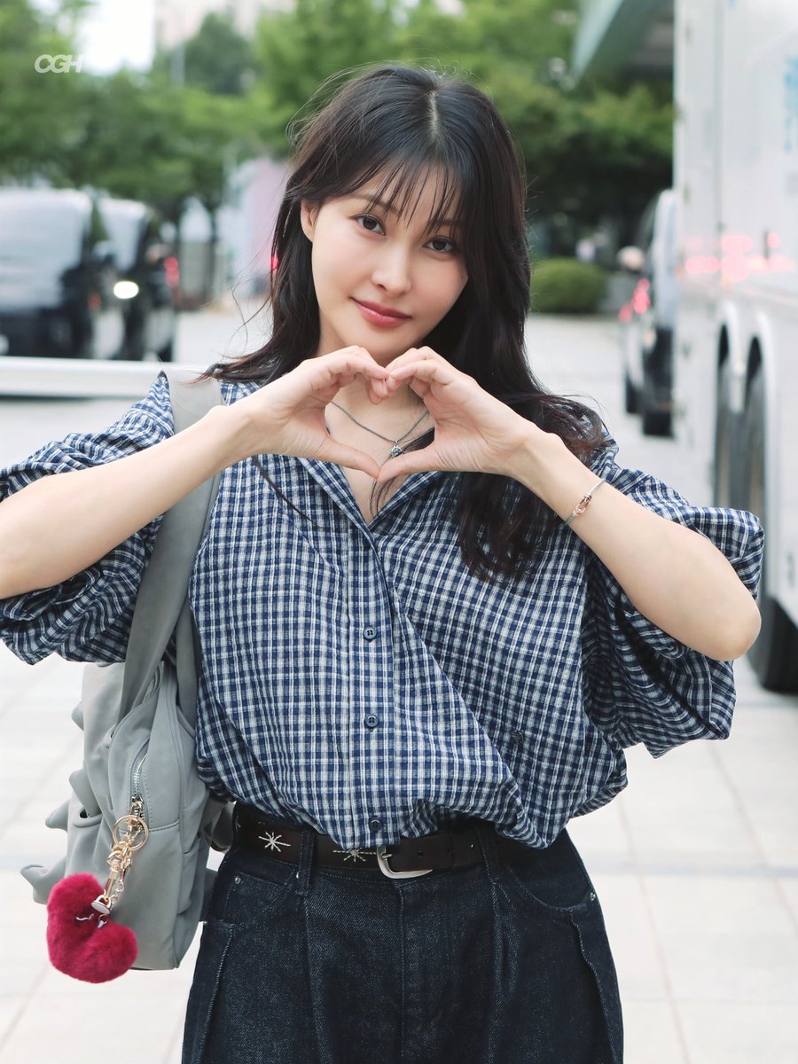 CuteGirl_HSY's tweet photo. 260609 SBS 영스트리트 카라 박규리 퇴근길

@gyuri88 🫶하트 3종 모음🫰💗

#카라 #KARA #박규리 #GYURI
#ギュリ #아아악눈부셔박규리 https://t.co/BRzDucEzkE