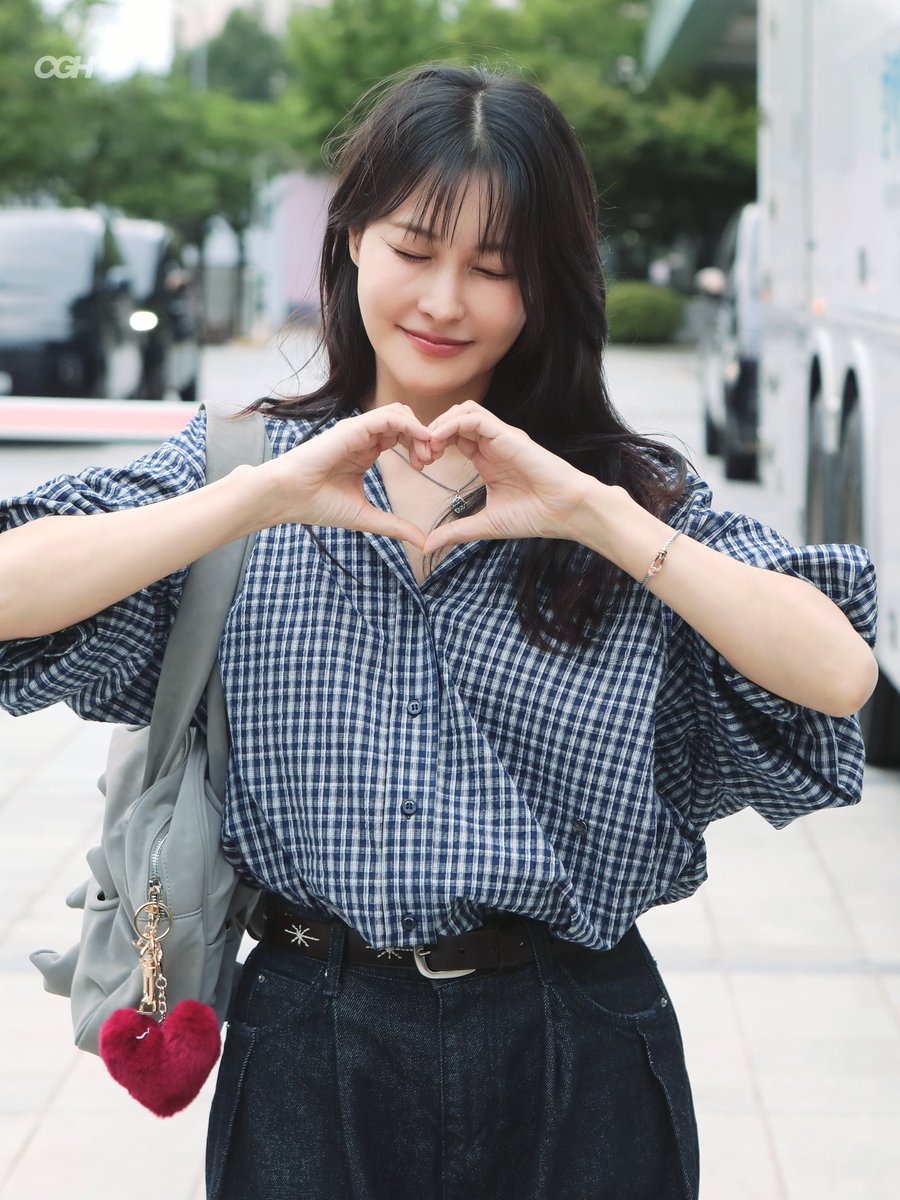 CuteGirl_HSY's tweet photo. 260609 SBS 영스트리트 카라 박규리 퇴근길

@gyuri88 🫶하트 3종 모음🫰💗

#카라 #KARA #박규리 #GYURI
#ギュリ #아아악눈부셔박규리 https://t.co/BRzDucEzkE