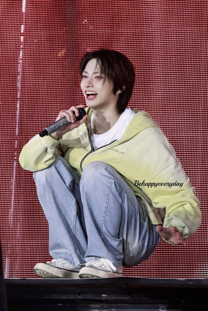 sarryna_'s tweet photo. Happy birthday, Jun!! 🥳🎂
May you shine brighter as an actor and a singer!! Take care of yourself always, our busy baobei! ❤️

TO THE MOON AND BACK WITH JUNHUI
#오늘은_문준휘생일_축하_쿠다사이
#OurMoonlightJUNday
#文俊辉 @pledis_17 https://t.co/5yaghCwRMJ