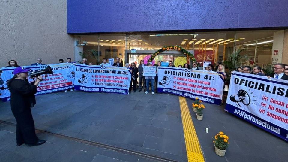 ErnestoGuerra_'s tweet photo. ¿POR QUÉ EL OAJ PRESIDIDO POR NÉSTOR VARGAS NO HA PAGADO LA INDEMNIZACIÓN DE MÁS DE 200 JUZGADORES?

Fueron cesados a raíz de la reforma judicial de 2024.

El 10º transitorio de esa reforma señala el pago del derecho de indemnización.

Ahora solicitan audiencia con Sheinbaum.👇 https://t.co/sZqjiRKiA2