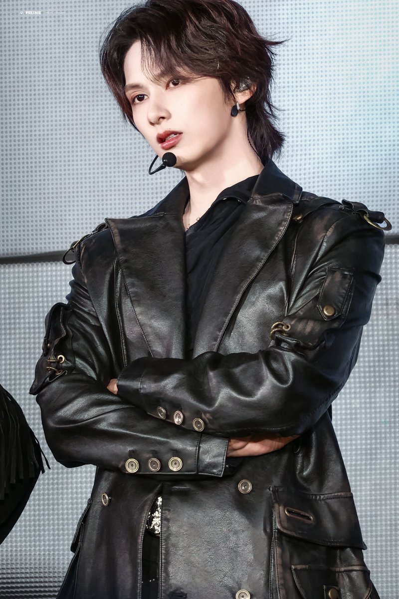 sarryna_'s tweet photo. Happy birthday, Jun!! 🥳🎂
May you shine brighter as an actor and a singer!! Take care of yourself always, our busy baobei! ❤️

TO THE MOON AND BACK WITH JUNHUI
#오늘은_문준휘생일_축하_쿠다사이
#OurMoonlightJUNday
#文俊辉 @pledis_17 https://t.co/5yaghCwRMJ