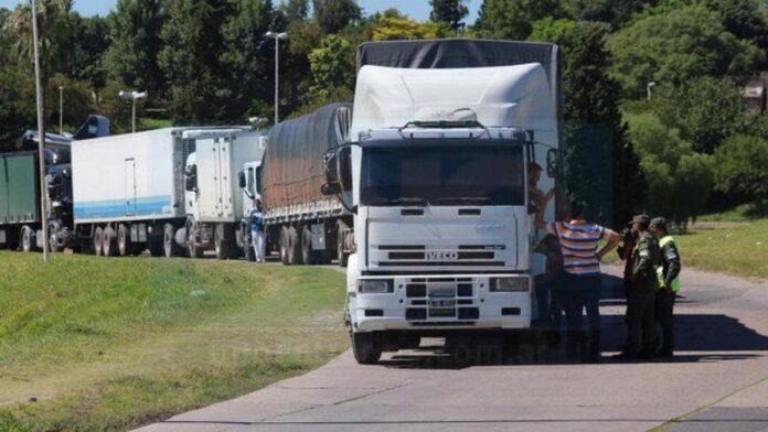 RevForExport's tweet photo. Argentina incorpora una reforma del ATIT que moderniza los aspectos aduaneros del transporte internacional terrestre - https://t.co/LC7Ou9i19u https://t.co/k1KWsyPWwd