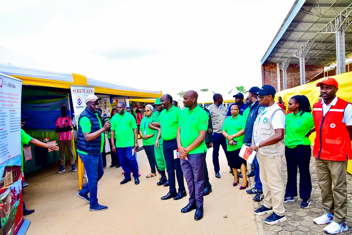 Muhangadis's tweet photo. 2/2
Ni imurikabikorwa ngarukamwaka rifite insanganyamatsiko igira iti:"Ubufatanye bwacu iterambere rirambye", ryateguwe mu rwego rwo kugaragaza ibyagezweho mu mwaka wa 2025-2026. https://t.co/9oTWFYtNiJ