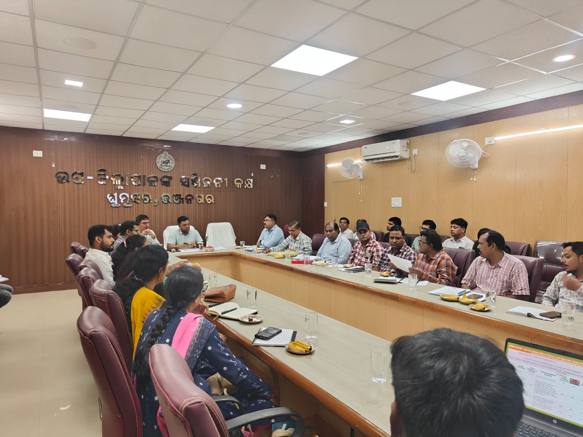 sdmbnj's tweet photo. Mega PWS, Bhanjanagar review meeting held today under the chairmanship of Sub Collector Bhanjanagar. SE RWSS, ACF, R&amp;B AEE ,executing agency and block level staffs were present. 
@Ganjam_Admin 
@ZP_Ganjam
@PRDeptOdisha https://t.co/NfVDO35FzA
